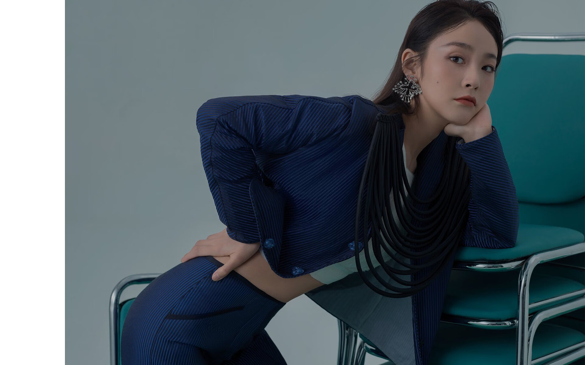 《跨界合作新亮点：电竞与时尚圈的时尚碰撞》，电子竞技多元跨界