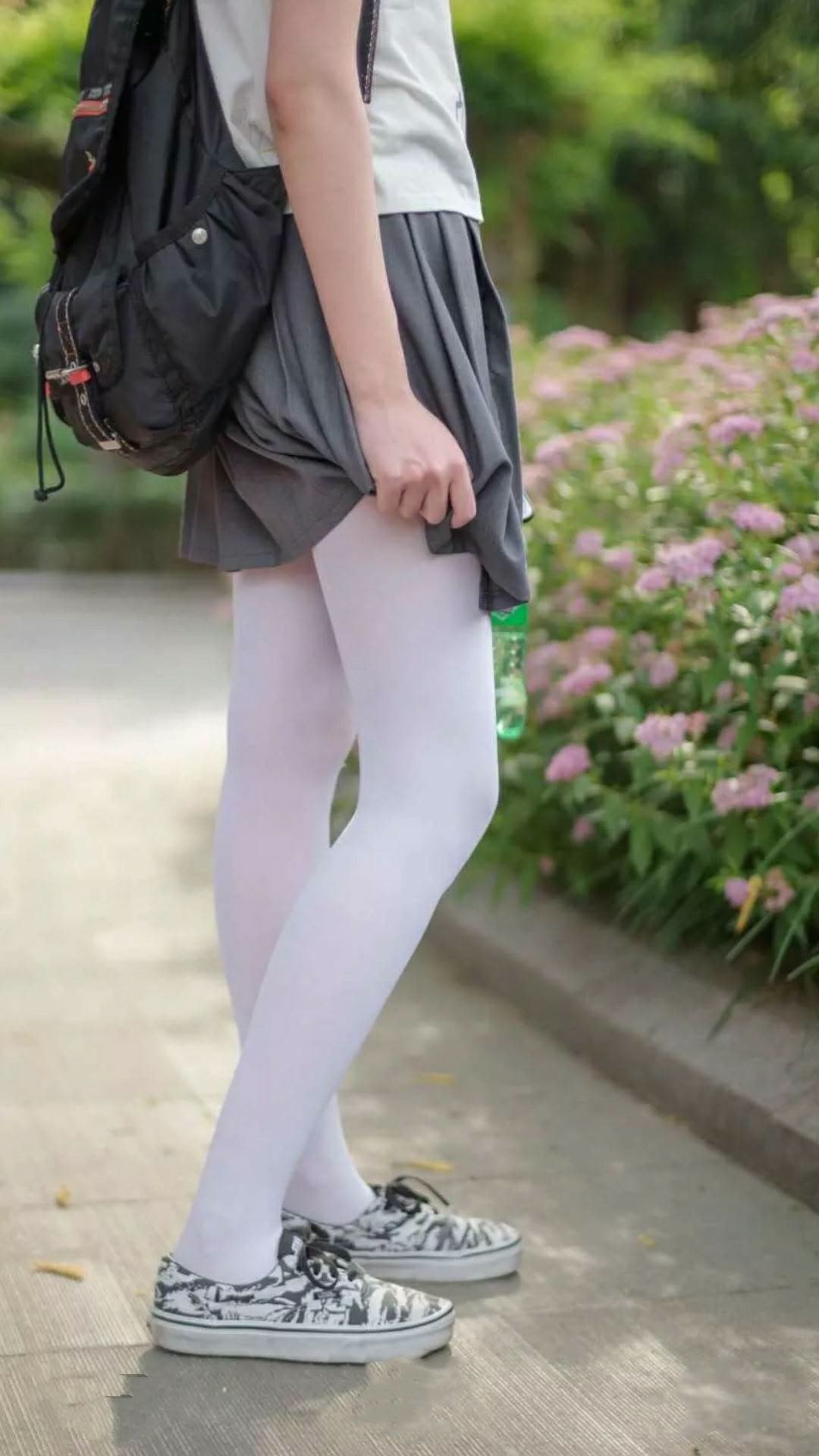 球迷狂欢：现场粉丝的应援和互动瞬间，球迷爱好者
