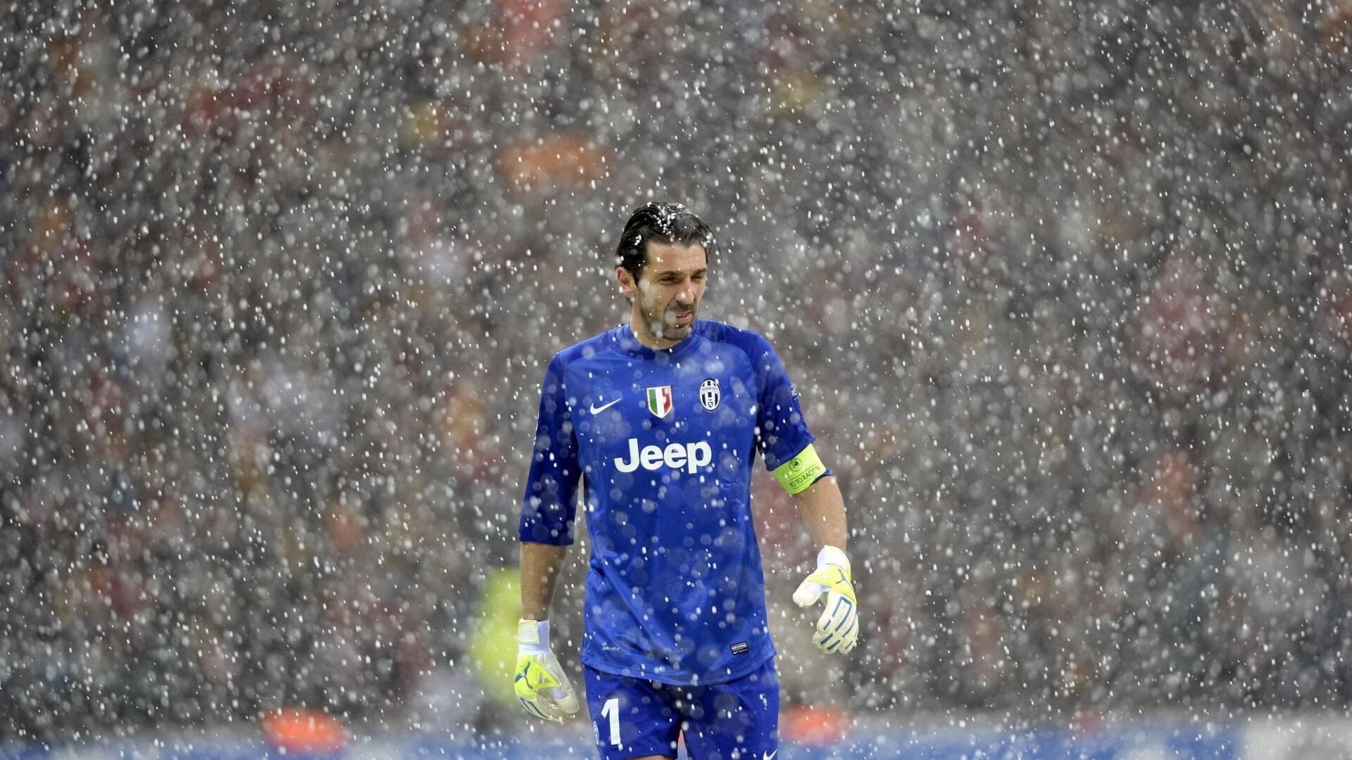 塞内加尔守门员扑球滑出三米,全场爆笑,塞内加尔摔跤手